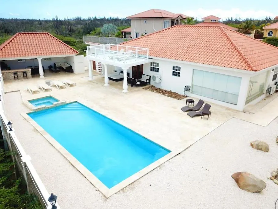 Jolie Villa Entire Villa In Noord, Aruba ile iletişim